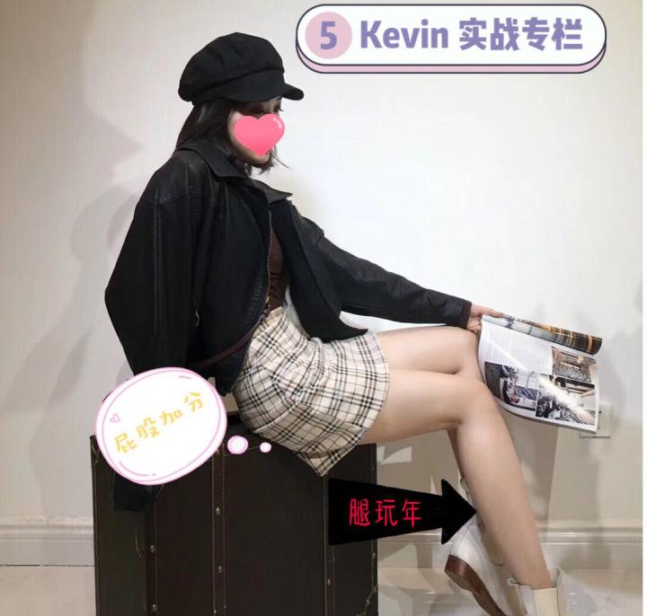 学画画的她，让我在床上教她画画。